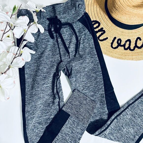 Victoria’s Secret PINK Active High Waist Seamless Campus Jogger Leggings - Picture 2 of 8